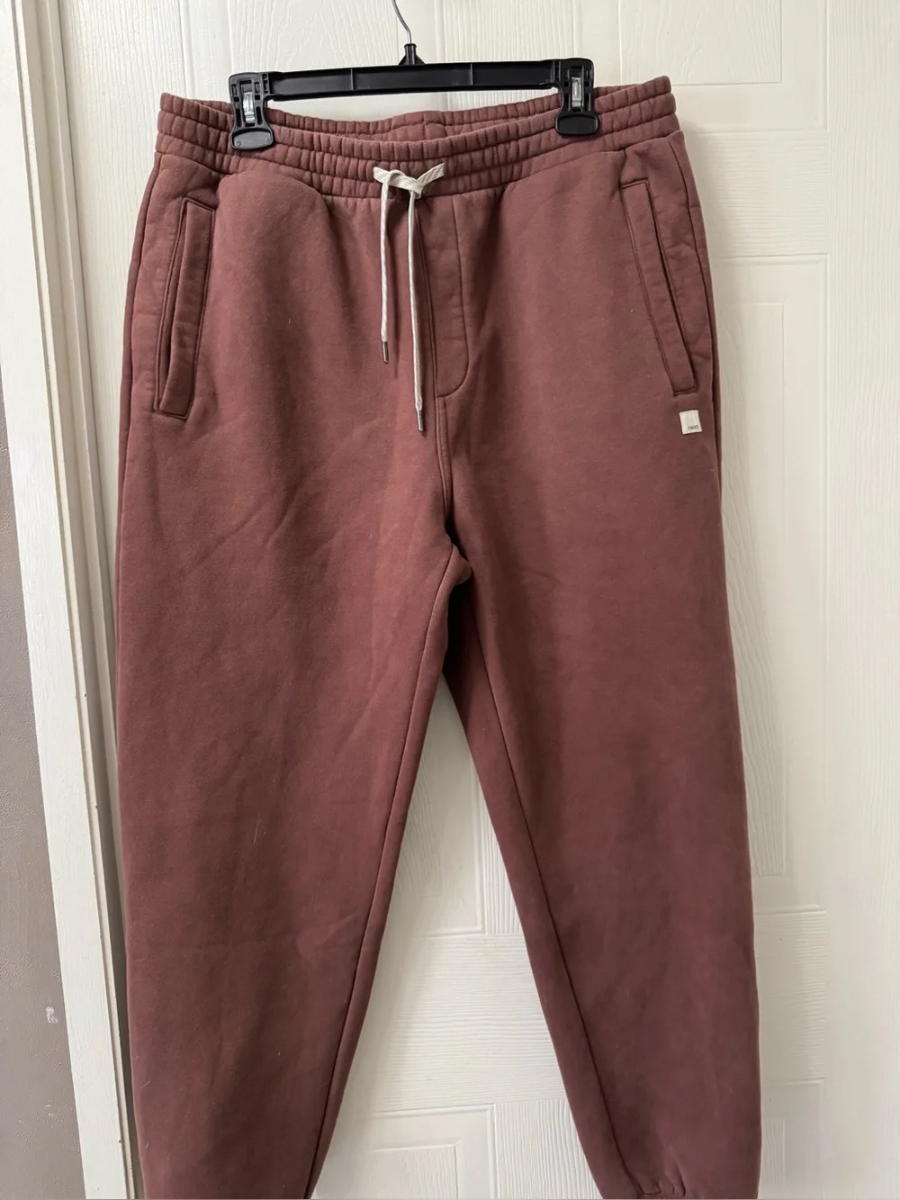Vuori Men's Joggers in Dusty Mauve with Contrast Drawstring